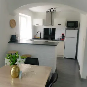 Fleurs De Lys , Saint-Germain-Lespinasse France